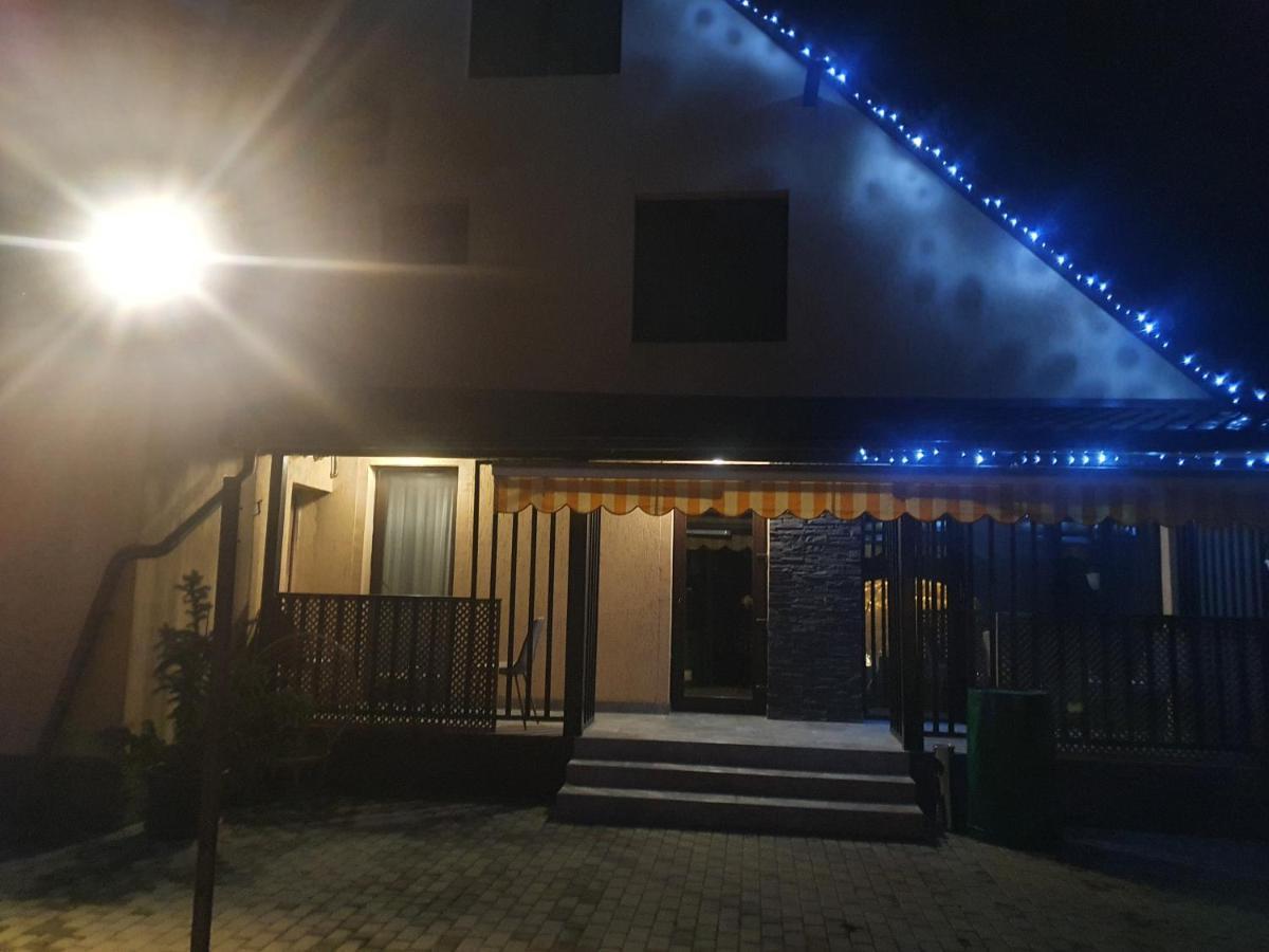 Pensiunea Relax Curtea de Argeş Exterior foto
